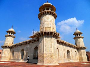 Agra: tomb of Iʿtimād al-Dawlah