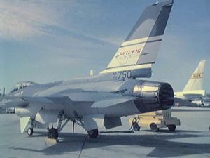 See how F-16 Fighting Falcon performs a control-surface check before takeoff