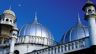 Shining domes of Jamia Mosque, Nairobi, Kenya.
